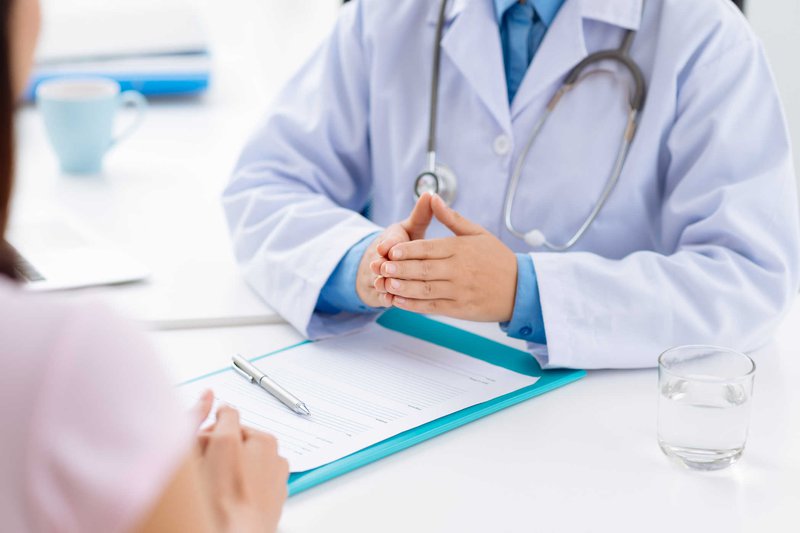 Đau khớp ngón tay nên ăn gì và kiêng ăn gì