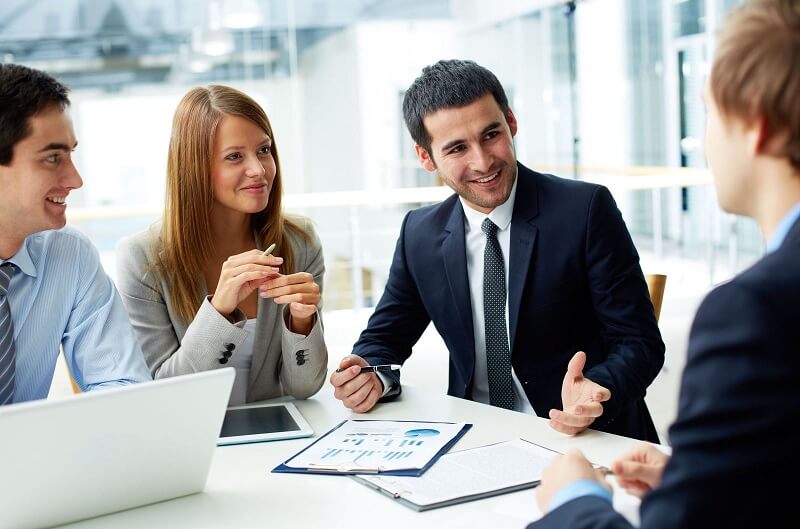 Ai dễ bị thoái hóa đốt sống cổ